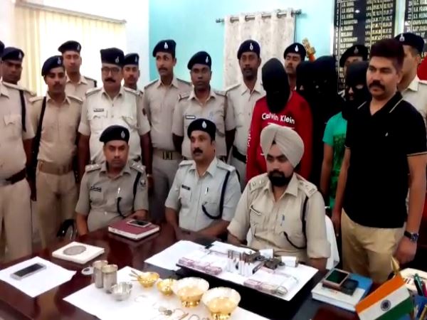  सर्विलांस से आए पकड़ में 