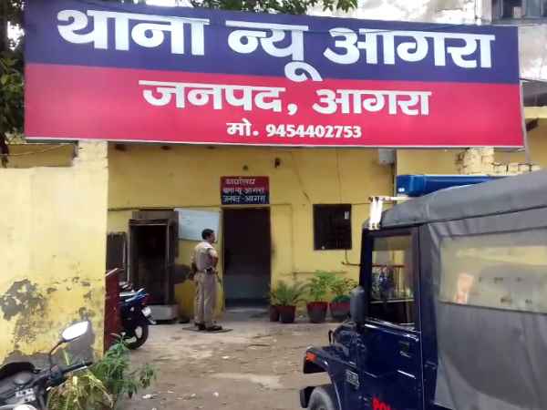 Lawyer shot in front of New Agra police station Lawyer shot in front of New Agra police station