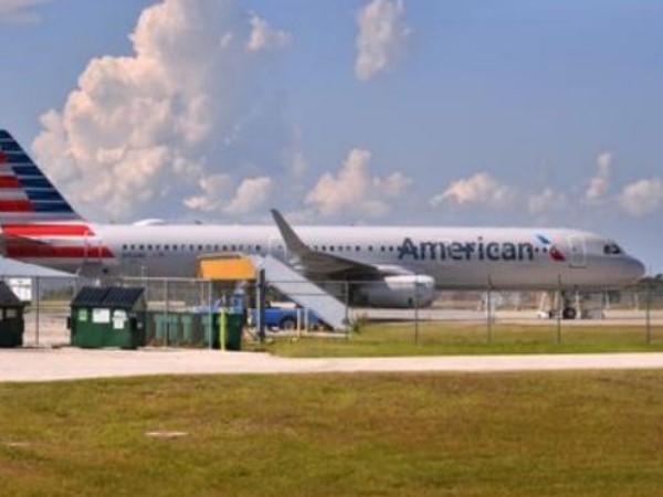 निशल के पास कमर्शियल पायलट का लाइसेंस है