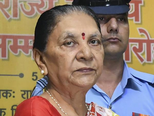 'पढ़ने लिखने के साथ उन्हें खाना बनाना भी आना चाहिए'