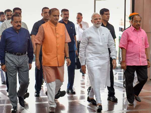 केंद्रीय मंत्री के कार्यालय ने खबरों का किया खंडन