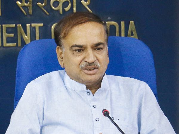 लंदन में हैं केंद्रीय मंत्री अनंत कुमार