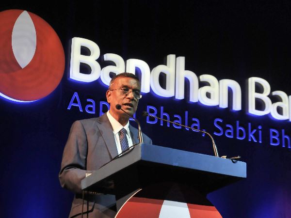 आरबीआई ने बैंक के सीईओ की सैलरी को फ्रीज किया