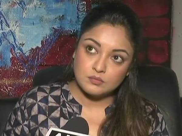 तनुश्री ने अजय को सुनाई थी खरी खोटी तनुश्री ने अजय को सुनाई थी खरी खोटी