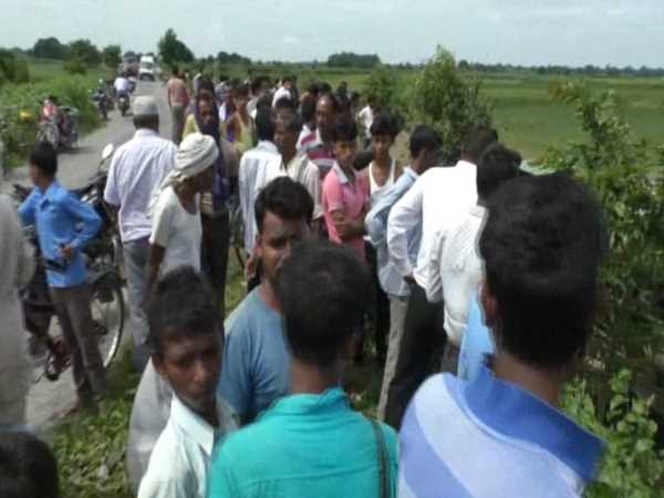 स्टेयरिंग फेल होने पर बस पलटकर खाई में गिरी,