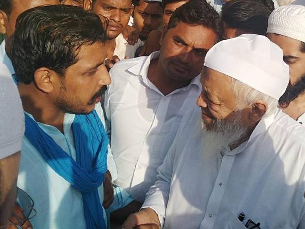 बंद कमरे में हुई सीक्रेट मुलाकात बंद कमरे में हुई सीक्रेट मुलाकात