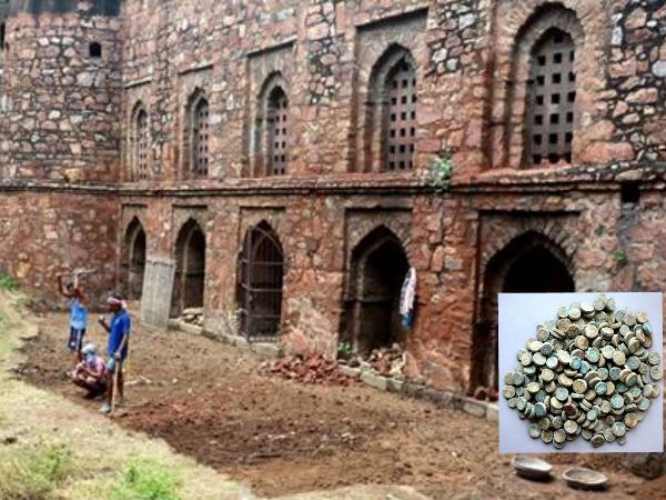 मिट्टी के बर्तन में रखा मिला खजाना