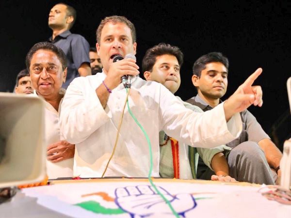राहुल गांधी के सामने कांग्रेस में हुए शामिल