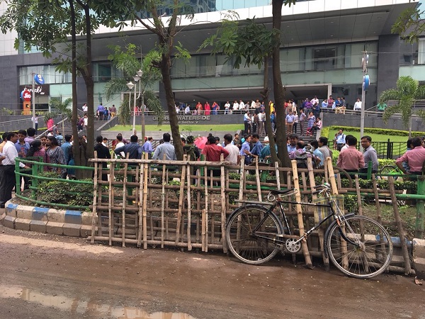 Earthquake of 5.5 Richter scale in bihar west bengal and assam, offices evacuated in many cities