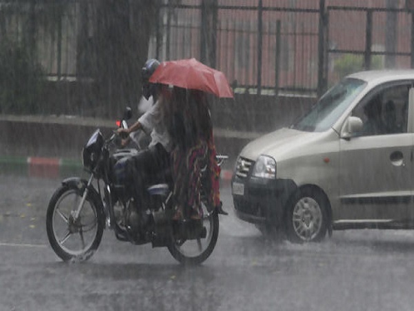 Cyclone Daye To Move Westwards, heavy rain expected in Vidarbha Cyclone Daye To Move Westwards, heavy rain expected in Vidarbha