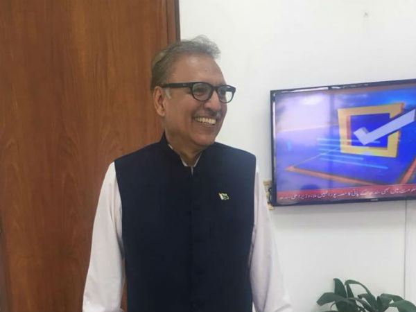 आज भी दाएं हाथ में है एक गोली 