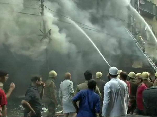 यूपी: एनटीपीस प्लांट में लगी भीषण आग, सीआईएसएफ के जवानों ने दिया बहादुरी का परिचय, देखें वीडियो यूपी: एनटीपीस प्लांट में लगी भीषण आग, सीआईएसएफ के जवानों ने दिया बहादुरी का परिचय, देखें वीडियो