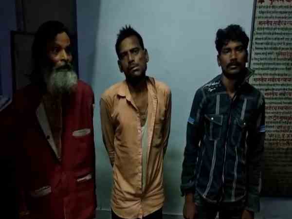 balrampur police arrested three people for taking drug