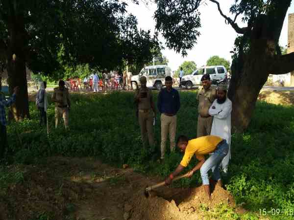 up Police dig graveyard to know the secret of death mystery