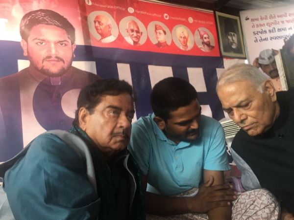 मोदी का गुजरात मॉडल असफल हो चुका है मोदी का गुजरात मॉडल असफल हो चुका है