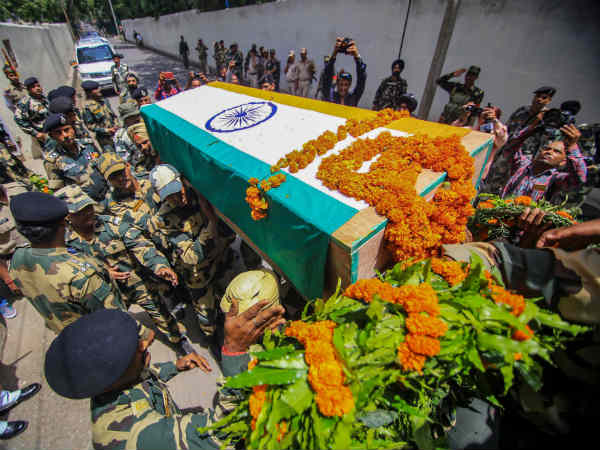 रेंजर्स की मदद से मिला जवान का शव