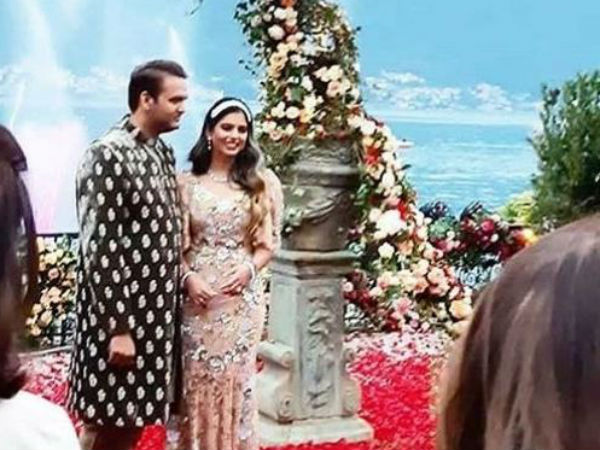  बंगले में लाउंज और स्वीमिंग