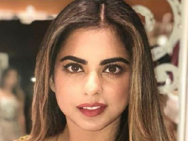 'सबसे छोटी अरबपति' ईशा अंबानी 'सबसे छोटी अरबपति' ईशा अंबानी