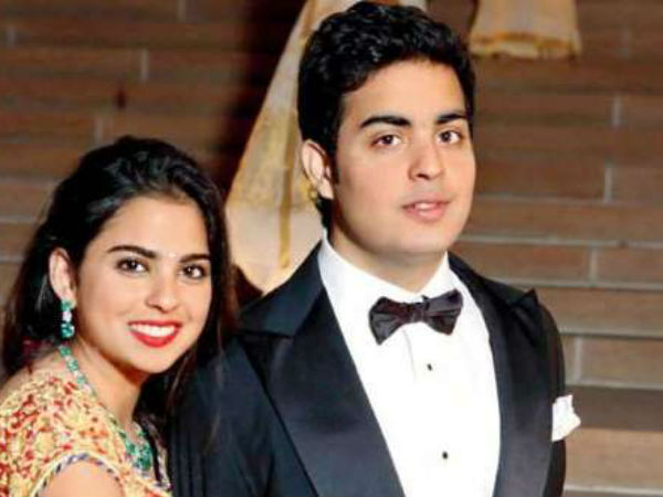 ईशा की सलाना कमाई 4710 करोड़ ईशा की सलाना कमाई 4710 करोड़