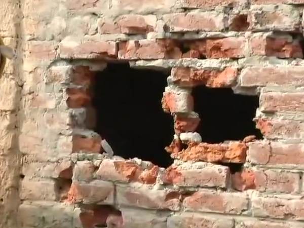 दो आतंकी मारे गए, 9 जवान घायल