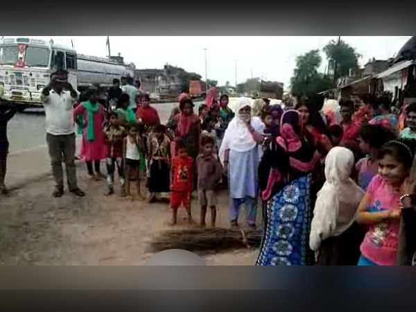 kanpur villagers attended the funeral of dog followed by Hindu customs