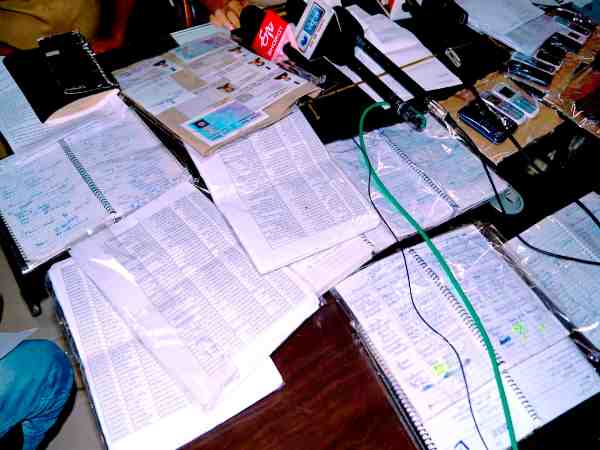 यूपी: फर्जी कॉल सेंटर गिरोह का हुआ पर्दाफाश, विश्वविद्यालय का छात्र नेता भी हुआ गिरफ्तार