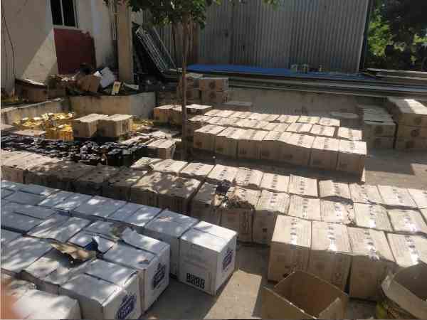 illegal liquor found in milk tanker seized by police illegal liquor found in milk tanker seized by police