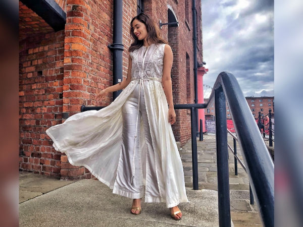 हॉट और सुंदर हैं मिस वर्ल्ड मानुषी छिल्लर