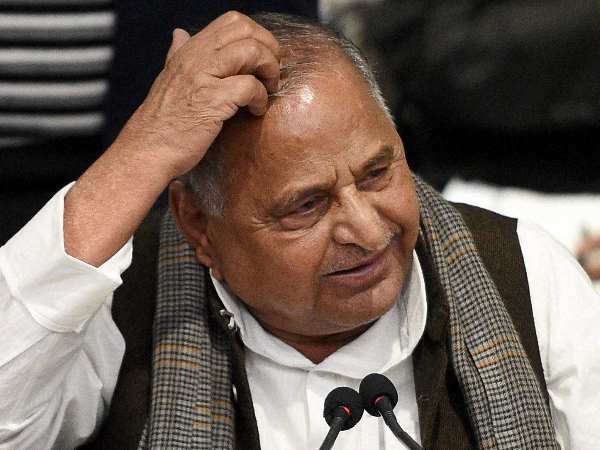 'मुलायम सपा में तो हैं, लेकिन क्या हैं'