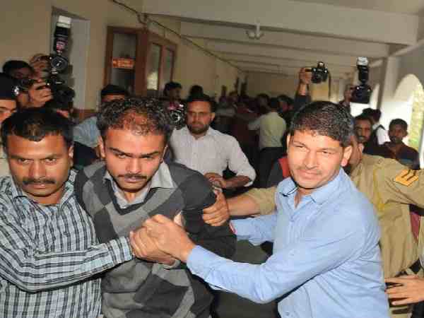 अदालत पहले ही दे चुकी है दोषी करार