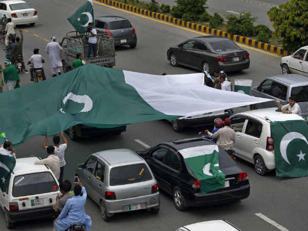 चीन और सऊदी अरब से मांगेगा मदद 