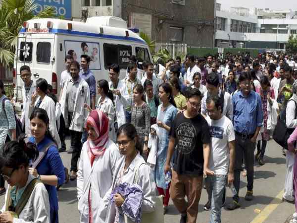 due to strike of patna medical college junior doctor 12 patient died due to strike of patna medical college junior doctor 12 patient died