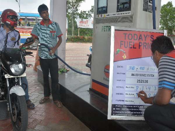 एलपीजी सिलेंडर भी हुआ महंगा