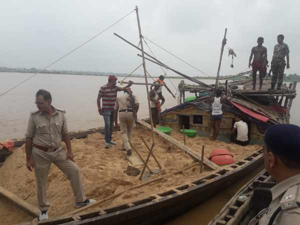 firing between police and sand mafia in patna