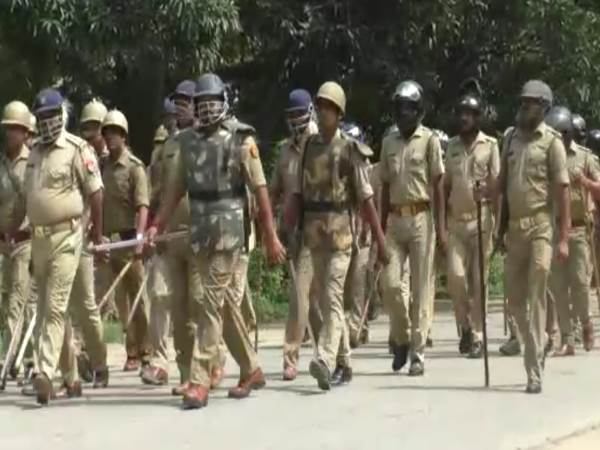 varanasi BHU hostel vacated, student said Police treating us like Naxalites