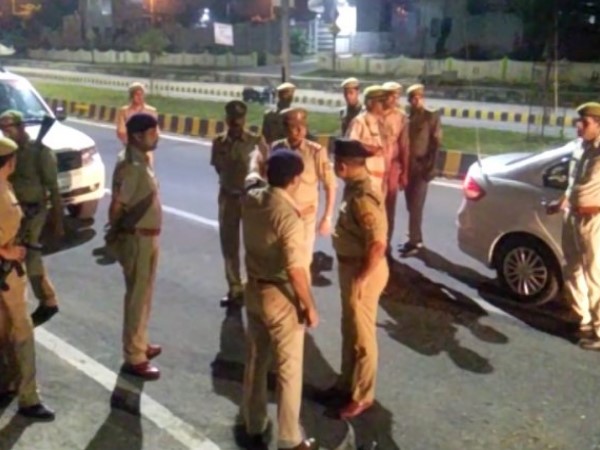घटना रात 1:30 और 1:45 बजे की बताई जा रही है