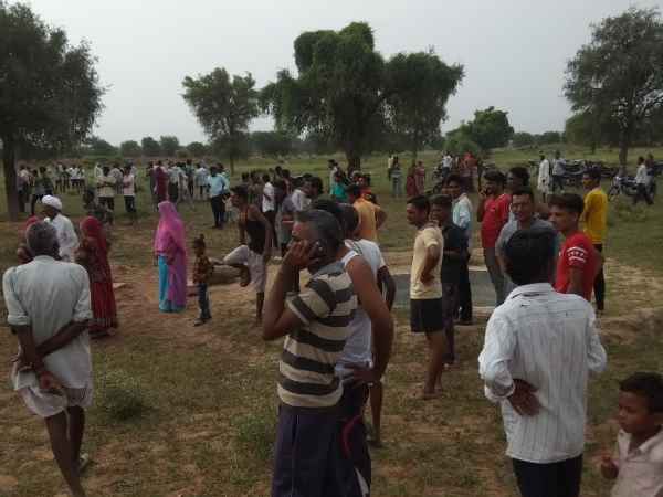 हादसे के बाद लग गई भीड