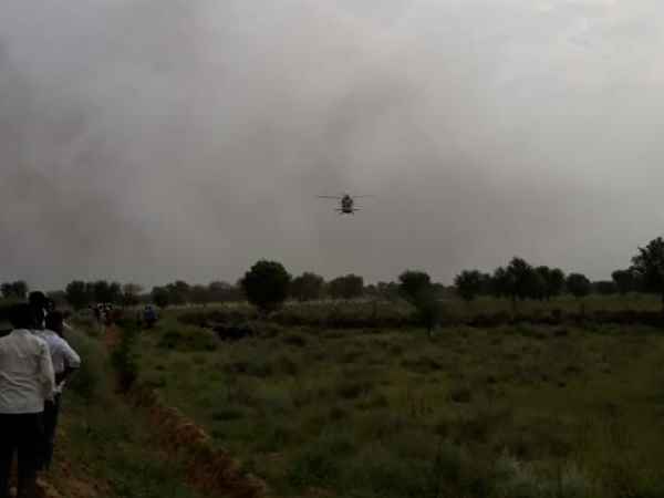 अनियंत्रित होकर जमीन पर गिरा