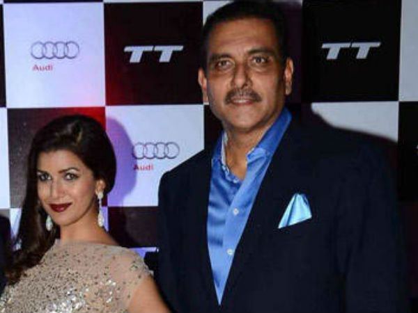 20 साल छोटी बॉलीवुड एक्ट्रेस को डेट कर रहे हैं शास्त्री?