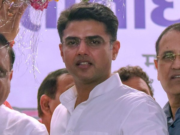 राजस्थान में शाह को वसुंधरा के सामने झुकना पड़ा राजस्थान में शाह को वसुंधरा के सामने झुकना पड़ा