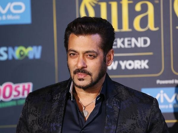 Salman Khan moved the Supreme Court alleging threats received for the movie Loveyatri Salman Khan moved the Supreme Court alleging threats received for the movie Loveyatri