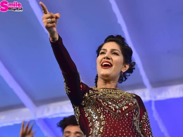 सपना और सियासी सुर्खियां