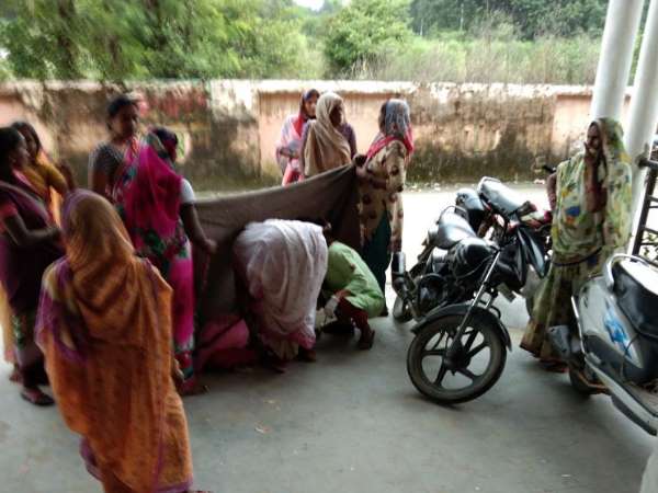 स्टाफ नर्स ने पांच हजार रुपये की डिमांड की थी