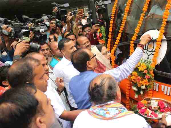 Nine arrested including Congress leader in stone pelting in shivraj yatra