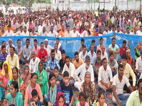 यूपी: शिवपाल ने दिया मुलायम को अपनी पार्टी से चुनाव लड़ने का ऑफर, इशारों में दिया गठबंधन का संकेत