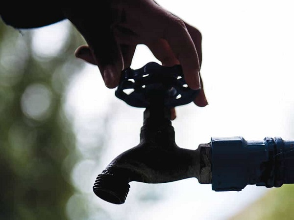 no water for four days in several areas of noida no water for four days in several areas of noida