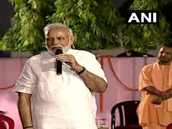 Watch Video: Prime Minister Narendra Modi interacts with students at a school in Narur village, Varanasi Watch Video: Prime Minister Narendra Modi interacts with students at a school in Narur village, Varanasi