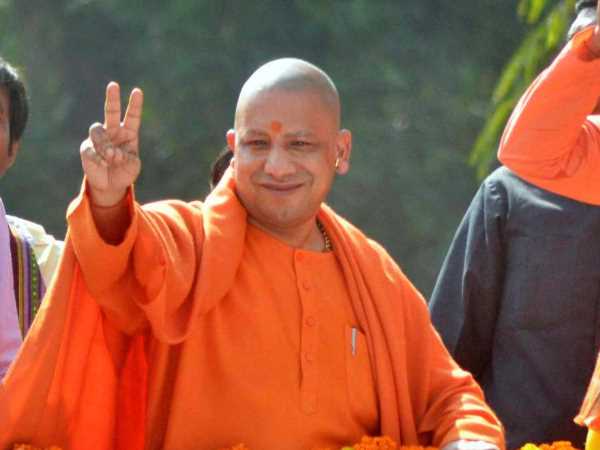 Akhilesh yadav comment on Yogi government for changing the picture in laptop