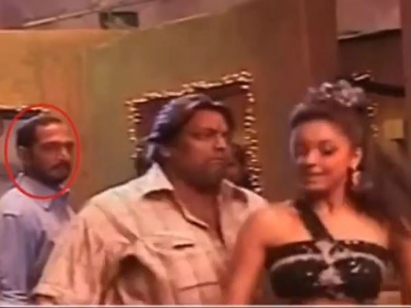  शूटिंग के दौरान तनुश्री को घूर रहे थे नाना