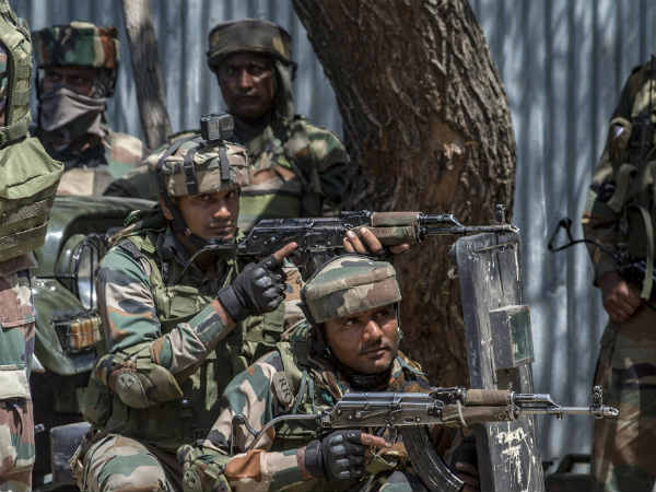 CRPF और पुलिस के साथ सेना संभालेगी मोर्चा CRPF और पुलिस के साथ सेना संभालेगी मोर्चा